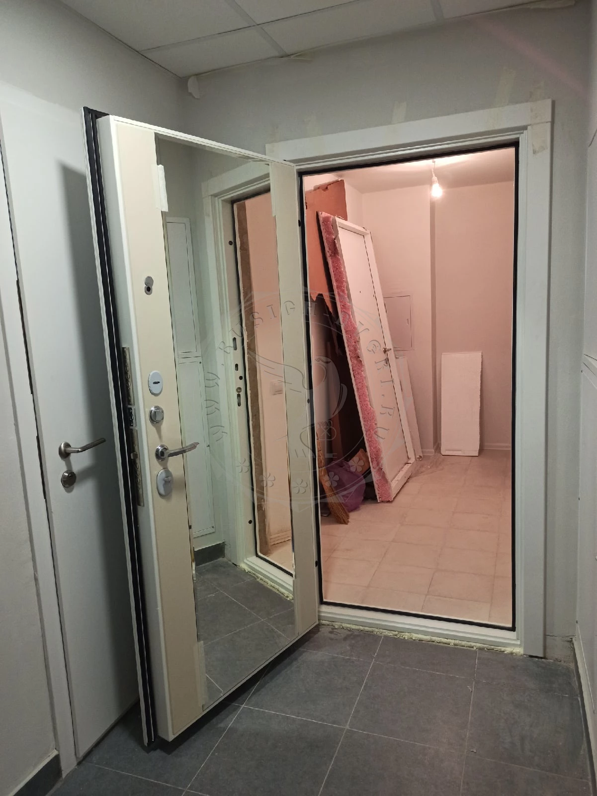 Дверь металлическая белая с зеркалом ДЗМ-1760  фото 3